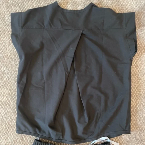 Preowned Figs Scrub Set- Medium Top/Medium Tall High Waisted Yolas - Picture 5 of 5